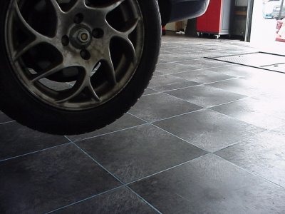 Tyre centre flooring